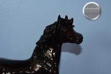 Load image into Gallery viewer, Namid-Glossy Version-Breyerfest Exclusive-Mustang Mare Mold-Breyer Traditional