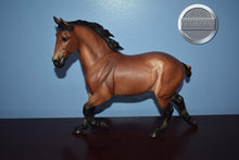 Load image into Gallery viewer, Brunhilde-Collector Club Exclusive-Wixom Mold-Breyer Traditional