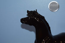 Load image into Gallery viewer, Namid-Glossy Version-Breyerfest Exclusive-Mustang Mare Mold-Breyer Traditional