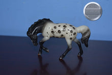 Load image into Gallery viewer, Mini Ichabod-Halloween Exclusive-Rivet Mold-Breyer Stablemate