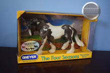 Load image into Gallery viewer, Summer-Glossy-Treasure Hunt Series-Othello Mold-Breyer Traditional