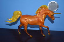 Load image into Gallery viewer, Solar Flare-Malik Mold-Breyer Classic