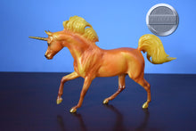 Load image into Gallery viewer, Solar Flare-Malik Mold-Breyer Classic