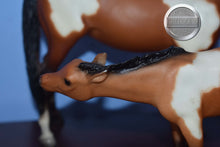 Load image into Gallery viewer, Bay White Pinto Thoroughbred Mare and Foal-Nursing Mare and Foal Mold-Breyer Traditional