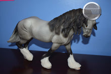 Load image into Gallery viewer, Wintersong-Holiday Exclusive-No Costume-Othello Mold-Breyer Traditional