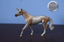 Load image into Gallery viewer, Sunchaser-Fairytale Stablemate Club-Walking Thoroughbred Mold-Breyer Stablemate