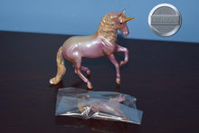 Load image into Gallery viewer, Dazzle and Mini-Fairytale Stablemate Club-Mini Alborozo Mold-Breyer Stablemate