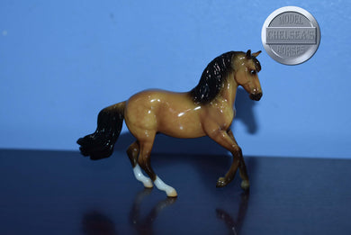 Shelburne-Stablemate Club Exclusive-Cantering Morgan Mold-Breyer Stablemate