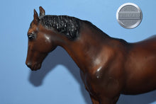 Load image into Gallery viewer, Thoroughbred Mare and Foal-Nursing Mare and Foal Mold-Breyer Traditional