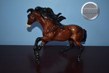 Load image into Gallery viewer, Shelby-Bay Version-Nokota Mold-Breyer Traditional