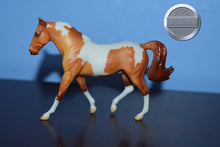 Load image into Gallery viewer, Eclat-Stablemate Club Exclusive-Mini Missouri Fox Trotter Mold-Breyer Stablemate