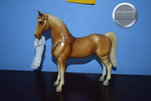 Load image into Gallery viewer, Palomino Pony-No Saddle-Western PONY Mold-Breyer Traditional
