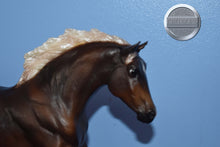 Load image into Gallery viewer, Silver Bay Sport Horse-Black Beauty Mold-Breyer Traditional