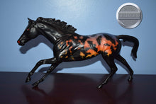 Load image into Gallery viewer, Nosferatu-Halloween Exclusive-Cigar Mold-Breyer Traditional