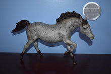 Load image into Gallery viewer, Echo and Sentinel-Vintage Club Exclusive-NO COA-Running Stallion and Running Foal Mold-Breyer Traditional