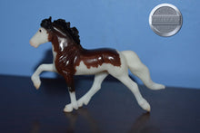 Load image into Gallery viewer, Fylkir-Splash Bay Version-Stablemate Club Exclusive-Icelandic Pony Mold-Breyer Stablemate