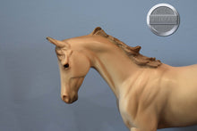 Load image into Gallery viewer, Perlino Thoroughbred (Pearl Harlen?)-Thoroughbred Mold-Peter Stone