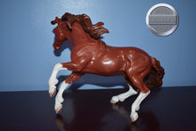 Load image into Gallery viewer, Custom-Chestnut Badger Face Nokota-Breyer Traditional