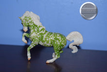 Load image into Gallery viewer, Green Festive Filigrees-Holiday Exclusive-Mini Connemara Mare Mold-Breyer Stablemate