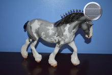 Load image into Gallery viewer, Glossy Benelli-Breyerfest Exclusive-Shire Mold-Breyer Traditional