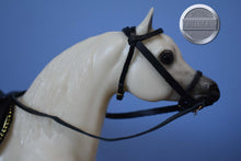 Load image into Gallery viewer, English Hunt Saddle Bridle and Pad-NO HORSE-Traditional Scale Accessories