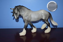 Load image into Gallery viewer, Wintersong-NO COSTUME-Holiday Exclusive-Othello Mold-Breyer Traditional