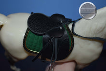 Load image into Gallery viewer, English Hunt Saddle Bridle and Pad-NO HORSE-Traditional Scale Accessories
