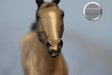 Load image into Gallery viewer, Wild American Horse-Phar Lap Mold-Breyer Traditional