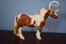 Load image into Gallery viewer, Honeybear-Georg Mold-Breyer Traditional