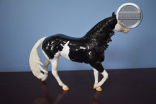 Load image into Gallery viewer, Jota-Smart Chic Olena Mold-Breyer Traditional