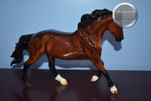 Load image into Gallery viewer, Good Times and Great Friends-Breyerfest Exclusive-Cantering Mustang Mare and Foal Mold-Breyer Traditiona