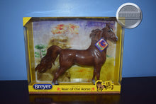 Load image into Gallery viewer, Mu Wen Ma-American Saddlebred Stallion Mold-Breyer Traditional