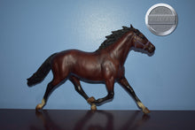 Load image into Gallery viewer, Niatross-Pacer Mold-Breyer Traditional