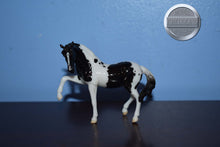 Load image into Gallery viewer, Hermosa (NO FOAL)-Premier Club Exclusive-Andalusian Mold-Breyer Stablemate