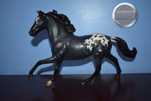 Load image into Gallery viewer, Juniper-Web Special-Flash Mold-Breyer Traditional