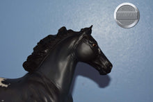 Load image into Gallery viewer, Juniper-Web Special-Flash Mold-Breyer Traditional