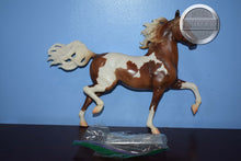 Load image into Gallery viewer, Pinto Arabian Stallion-Tail Tip Broken-Huckleberry Bey Mold-Breyer Traditional