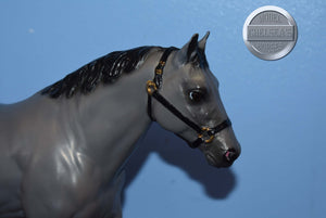 Silver-Quarter Horse Gelding Mold-Breyer Traditional