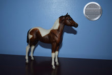 Load image into Gallery viewer, Legacy Gift Set FOAL ONLY-Standing Stock Horse Foal Mold-Breyer Traditional