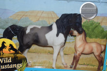 Load image into Gallery viewer, Wild Mustangs Grullo Pinto Mare Red Dun Foal-Mesteno's Mother Mold-Breyer Classic