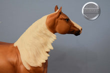 Load image into Gallery viewer, Smart n Shiney-Breyerfest Exclusive-Smart Chic Olena Mold-Breyer Traditional