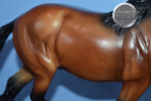 Load image into Gallery viewer, Yuletide Greetings-HORSE ONLY-Holiday Exclusive-Shire Gelding Mold-Breyer Traditional