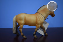 Load image into Gallery viewer, Henry-Fjord Mold-Breyer Traditional