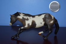 Load image into Gallery viewer, Grullo Pinto Cutting Horse and Calf-Cutting Horse and Calf Mold-Breyer Classic