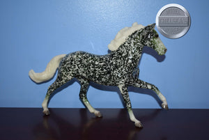 Ivy-Holiday Exclusive-Flash Mold-Breyer Traditional