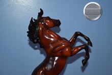Load image into Gallery viewer, Valentino-Breyerfest Exclusive-Silver Mold-Breyer Traditional