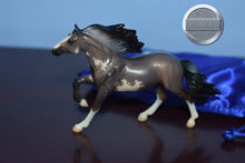 Load image into Gallery viewer, Mirado-Stablemate Club Exclusive-Original on the Mold-Breyer Stablemate