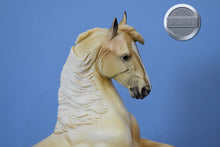 Load image into Gallery viewer, Cloud-30th Anniversary Edition-Desatado Mold-Breyer Traditional