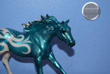 Load image into Gallery viewer, Nor'Easter-Holiday Decorator-Quarter Horse Stallion Mold-Breyer Classic