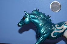 Load image into Gallery viewer, Nor'Easter-Holiday Decorator-Quarter Horse Stallion Mold-Breyer Classic
